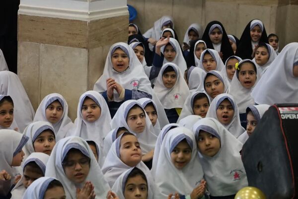 تجلیل از خیر مدرسه‌ساز دبستان دخترانه شاهد پوررضایی