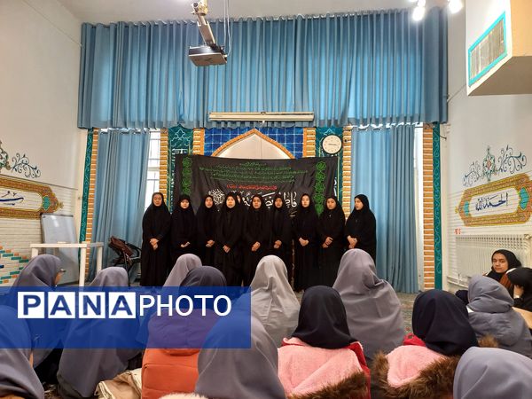 برپایی چایخانه حضرت فاطمه(س) در دبیرستان امجدی یک