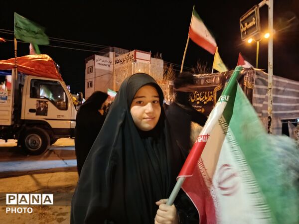  وقتی خودروها و قلب‌ها در مسیر رهبر شهید هم‌صدا شدند
