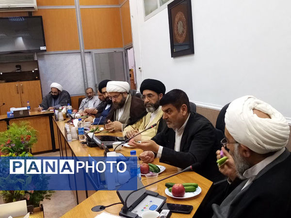 دیدار معاون پرورشی و فرهنگی وزارت آموزش و پرورش با مدیران مراکز علمی، پژوهشی حوزوی در قم