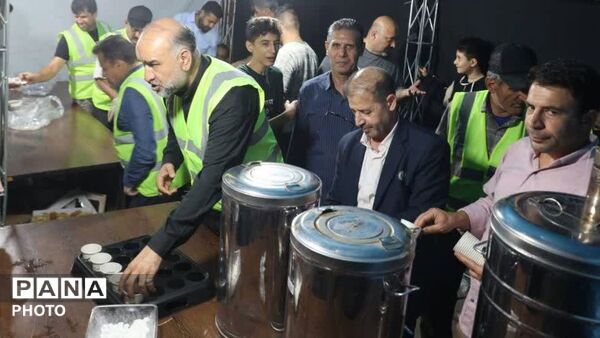 خدای او با ماست