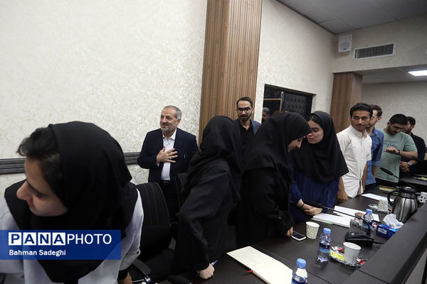 نشست صمیمی وزیر آموزش و پرورش با مدال آوران المپیادهای علمی