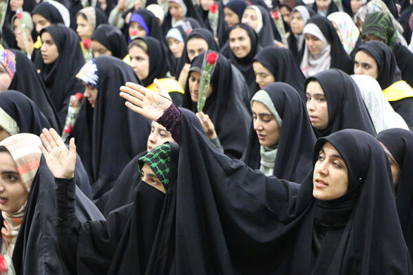 اجتماع عظیم دختران دانشجوی کشور در حرم حضرت معصومه(س)