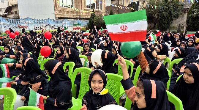 زنگ انقلاب در مدرسه شاهد شهید میرحق‌پرست نواخته شد