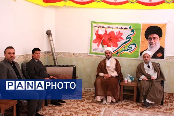 دیدار اقشار مختلف مردم با امام جمعه قاضی به مناسبت ۱۲ بهمن