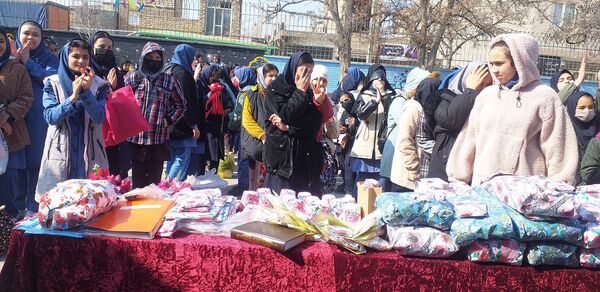 تقدیر از دانش آموزان برتر علمی، پرورشی، آموزشی و ورزشی در دبیرستان میثاق م