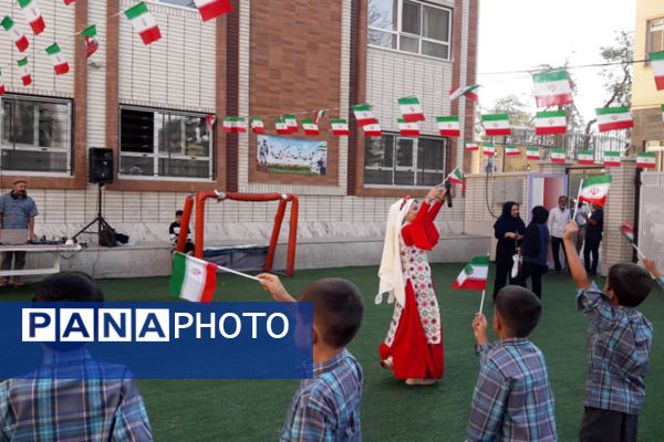 جشن شکوفه‌ها در دبستان آذر صابر ناحیه ۴ شیراز 