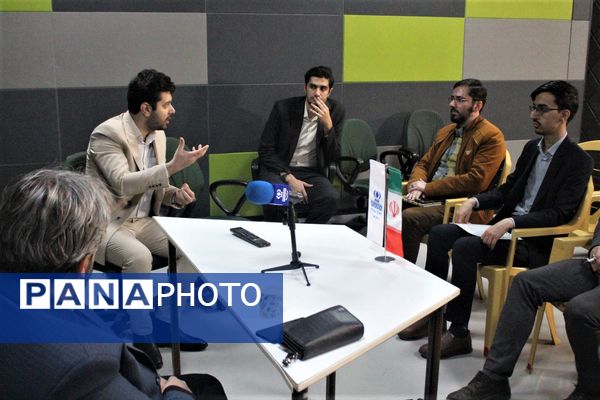 نشست صمیمی «محمد عکاف» با مدیران روابط عمومی نواحی آموزش و پرورش قم