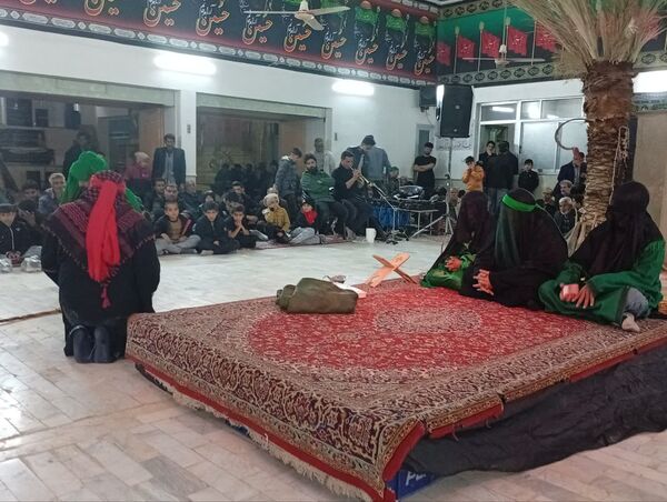 اجرای نمایش و شبیه خوانی دهه فاطمیه در تکیه ابوالفضلی روستای فدافن