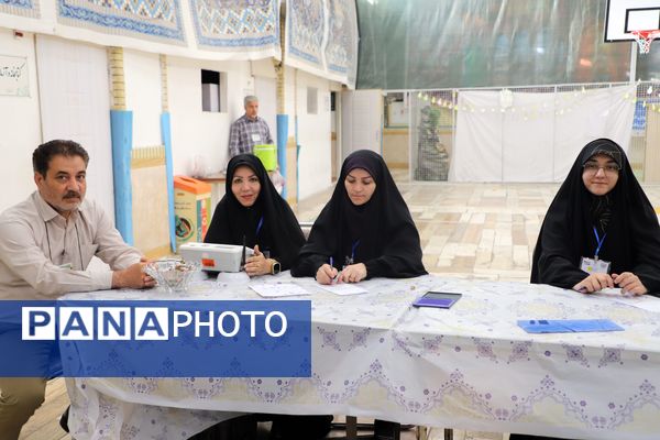 حضور پر شور مردم مشهد در چهاردهمین دوره انتخابات ریاست‌جمهوری 