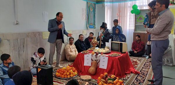 جشن یلدا و شور و نشاط در مدرسه فرهنگ شهیدان تهامی خلیل آباد