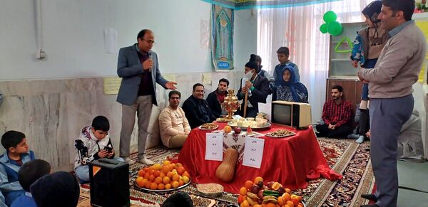 جشن یلدا و شور و نشاط در مدرسه فرهنگ شهیدان تهامی خلیل آباد