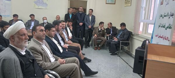 بازدید میدانی دادستان انتظامی قضات در کوهدشت و دیدار با کارکنان و خانواده شهدا