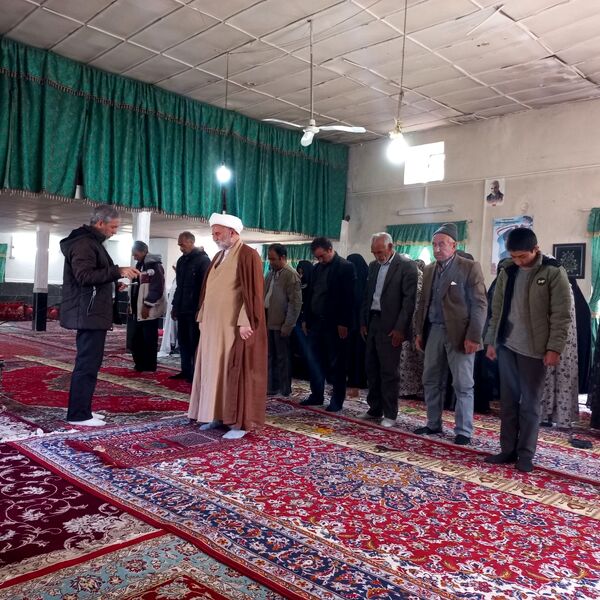 اقامه باشکوه نماز عید سعید فطر در روستای گزکوه 