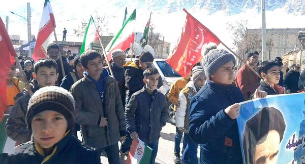 دهه نودی‌ها انقلاب را در دست گرفتند