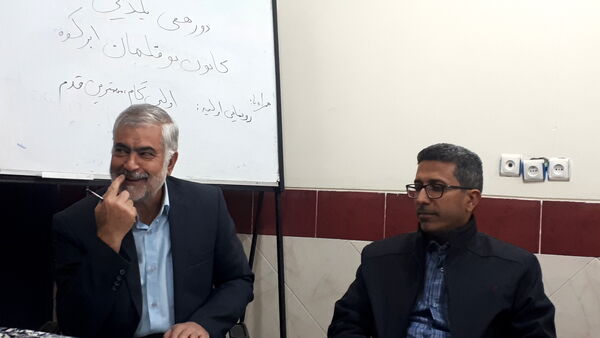رونمایی از کتاب اولین گام مهمترین قدم در ابرکوه