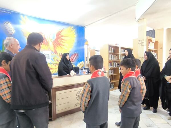 بازدید عوامل اجرایی دبستان شهید پسندیده از کتابخانه فدک فدافن