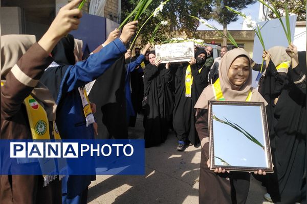 مزین شدن مدرسه حاج آقا توکلی به رایحه شهید گمنام 