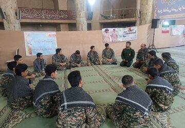 روایت دانش‌آموز خبرنگار پانا از حضور دانش آموزان در نماز جمعه