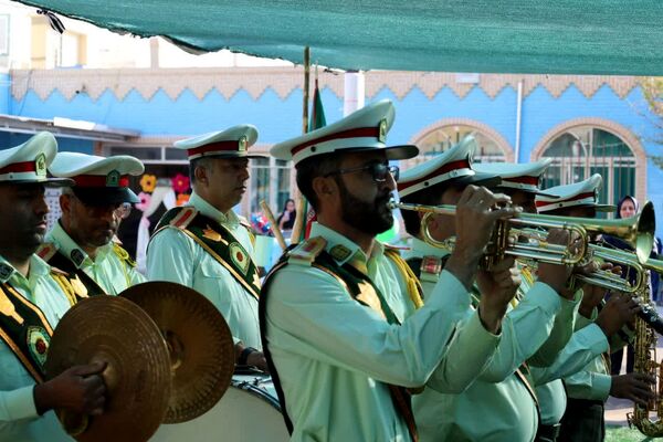 نواخته شدن زنگ شکوفه‌ها در دبستان محمد مهدی صالحی یزد