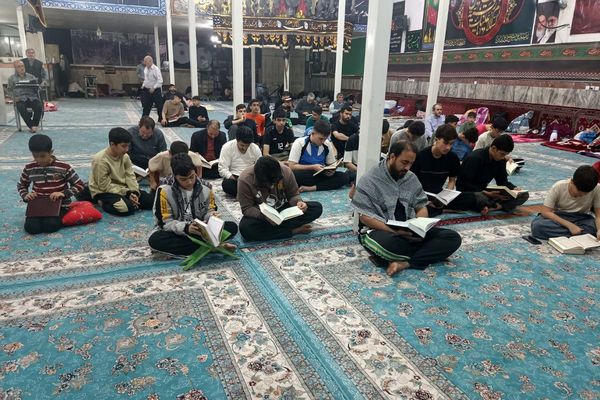 مراسم معنوی اعتکاف در مسجد اعظم حضرت ابوالفضل (ع) بهارستان دو