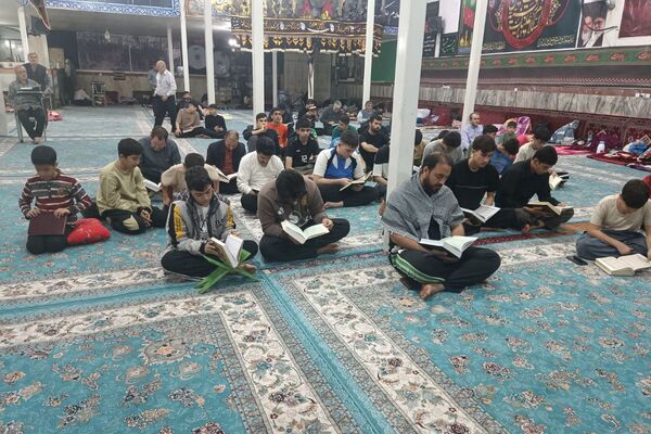 مراسم معنوی اعتکاف در مسجد اعظم حضرت ابوالفضل (ع) بهارستان دو