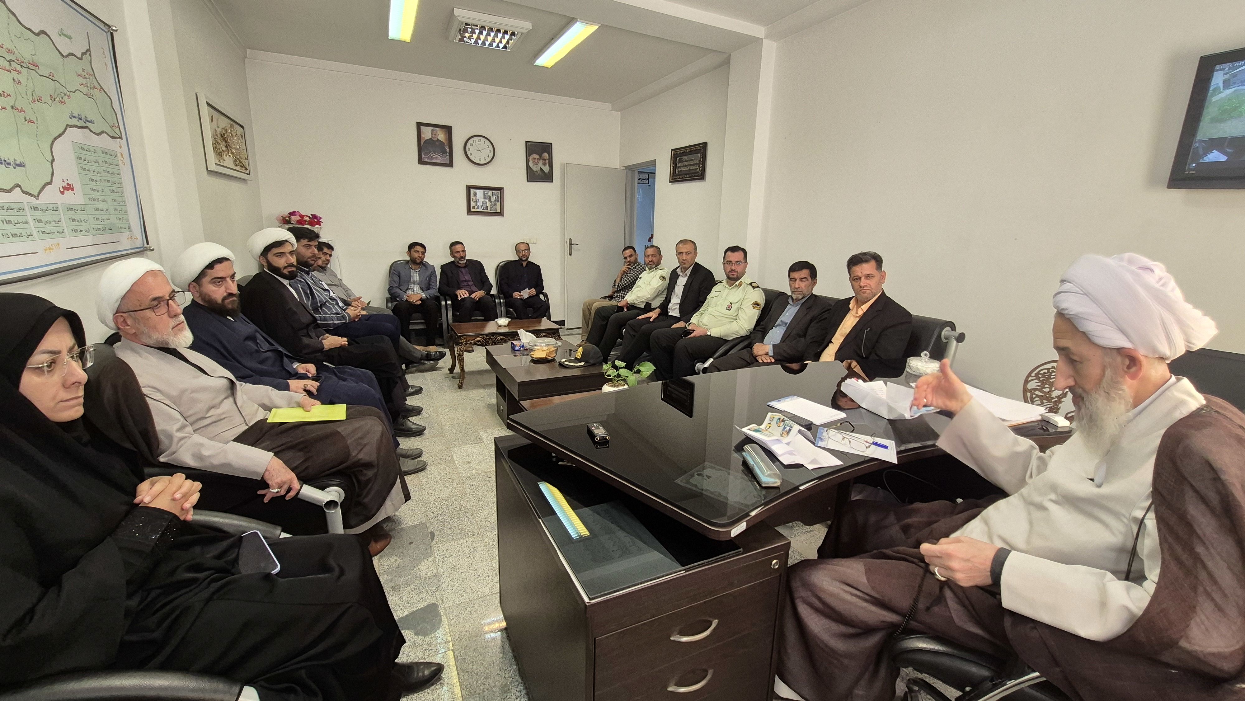 برگزاری جلسه شورای اداری در بلده