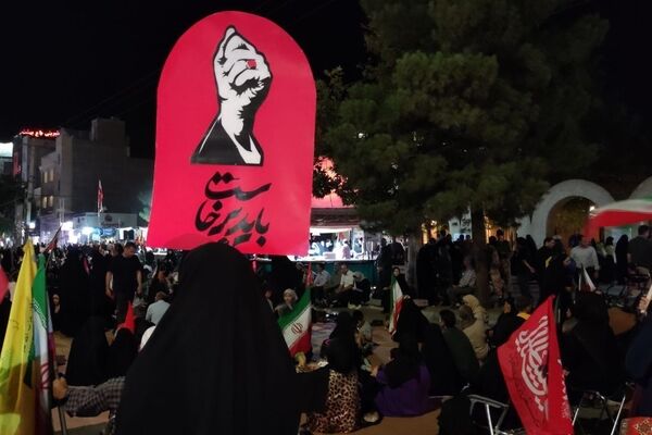 تجمع گسترده مردم در بلوار فضل در شب ۱۶۴