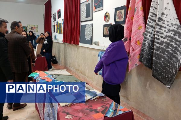 جشنواره "ایران رنگارنگ" در هنرستان سعادت پردیس