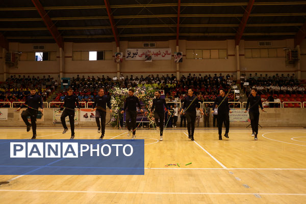 مشعل مسابقات کشوری ورزش دانش‌آموزی در تبریز روشن شد