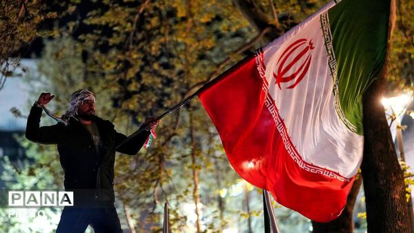 این علم تا قیامت بالاست