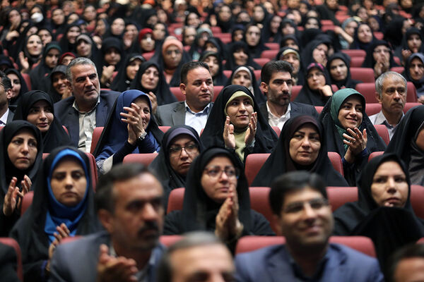 تجلیل از معلمان نمونه کشوری با حضور رئیس جمهوری
