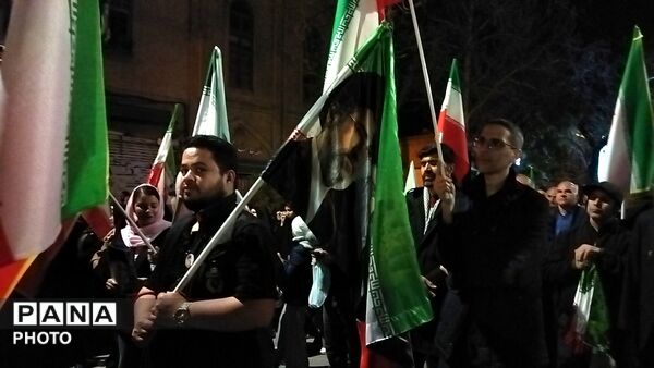 از پیر تا کودک برای حفظ  وطن آمدند-۱