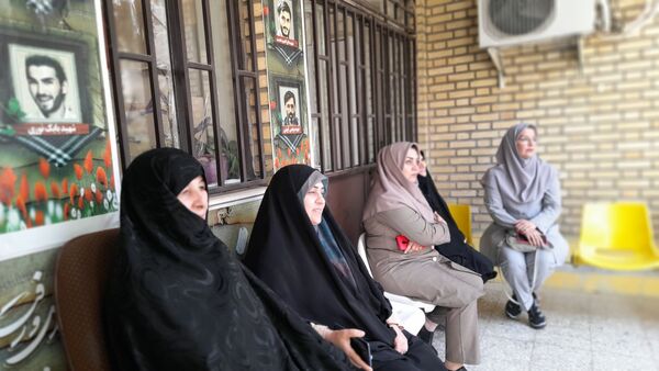 نواختن زنگ آغاز سال تحصیلی در دبیرستان شاهد شهید کلانتری همزمان با سراسر کشور 