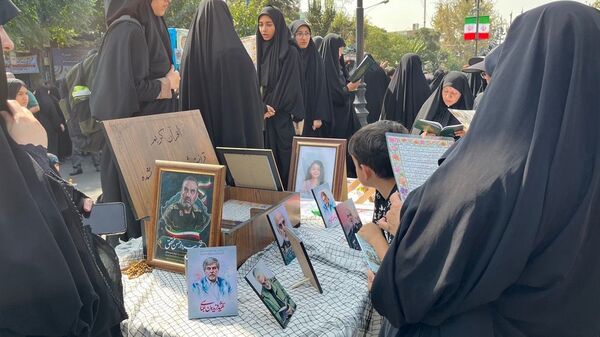 جاماندگان اربعین در خیابان ۱۷ شهریور هم‌قدم با زائران کربلا