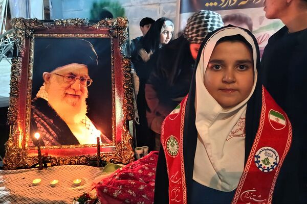 مراسم چهلمین روز شهادت دانش‌آموزان میناب