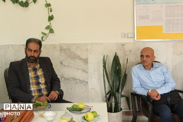 شورای دبیران دبیرستان شهید مطهری با محوریت آمادگی برای سال تحصیلی جدید