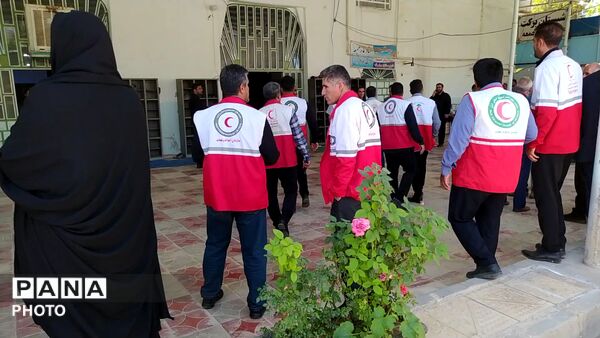 باید برخاست؛ امروز ایران به احترام رهبر شهید ایستاده است