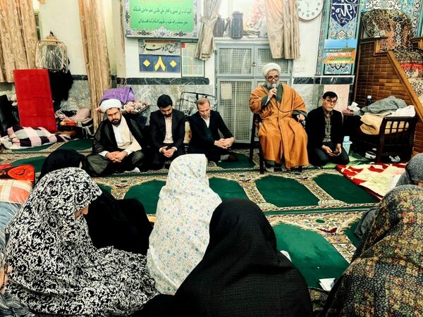 مراسم اعتکاف مادر دختری در مسجد صاحب الزمان آشخانه