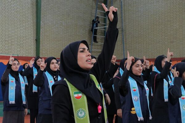 بهارستان دو صحنه همفکری، همدلی و همکاری پیشتازان در همایش یاوران انقلاب