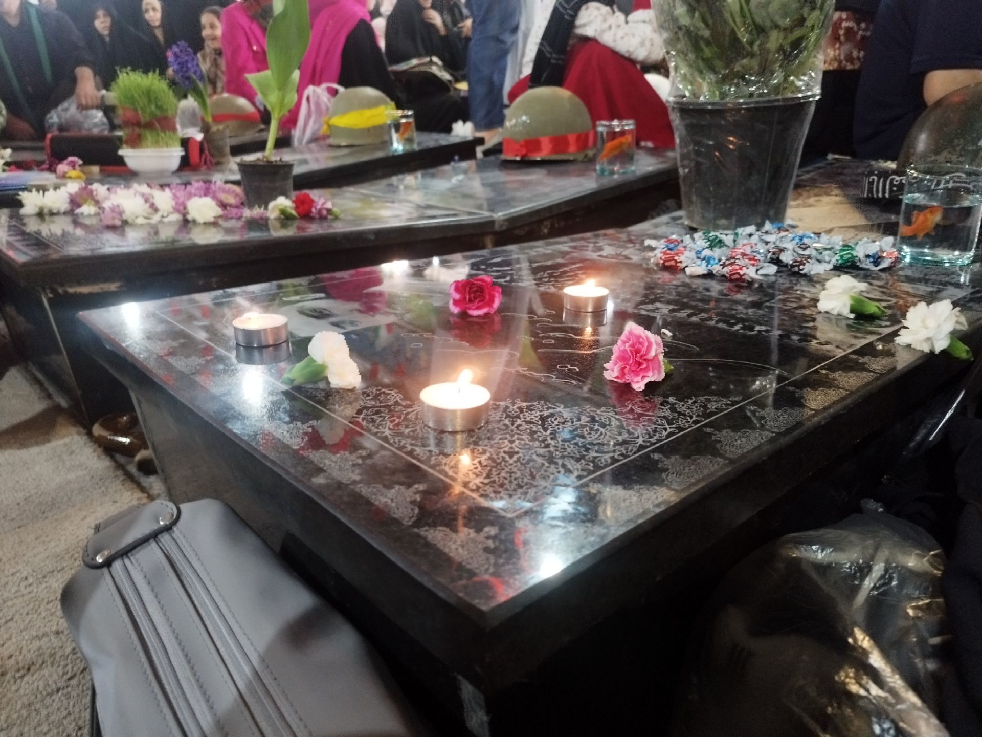 برگزاری مراسم تحویل سال نو در گلزار شهدای ملارد 