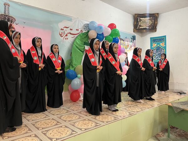 جشن یاوران انقلاب در دبستان شهید نوروزی ابرکوه