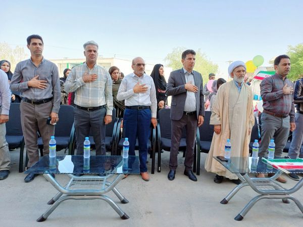 جشن شکوفه‌ها در شهرستان قلعه‌گنج 
