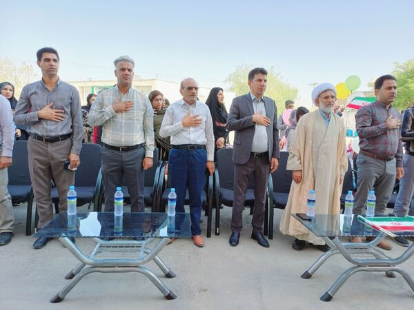 جشن شکوفه‌ها در شهرستان قلعه‌گنج 