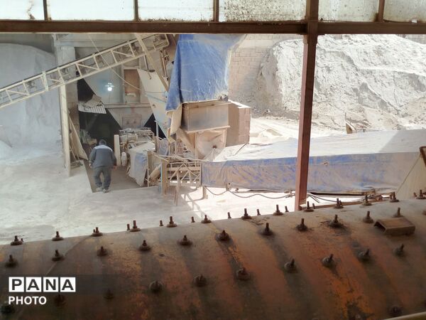 بازدید فرماندار  از شرکت زرین‌فلز کاشمر
