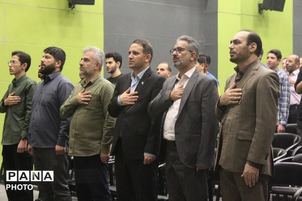 تقدیر از مدیران، معاونان و مدیران فعال قرآنی در آیین اختتامیه چهل‌وچهارمین مسابقات قرآن، عترت و نماز شهرستان اسلامشهر 