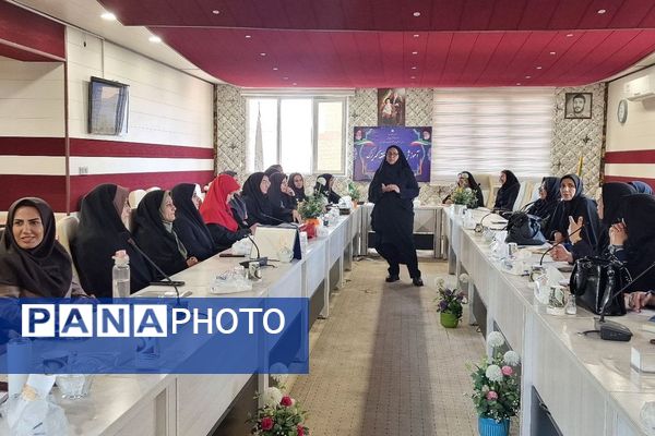 برگزاری کارگاه‌های آموزشی «زیست عفیفانه» و «مهارت‌های فرزندپروری» ویژه رابطین امور بانوان کهریزک 