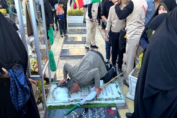 گلزار شهدای کرمان در ششمین سالگرد شهادت سردار دلها، حاج قاسم سلیمانی