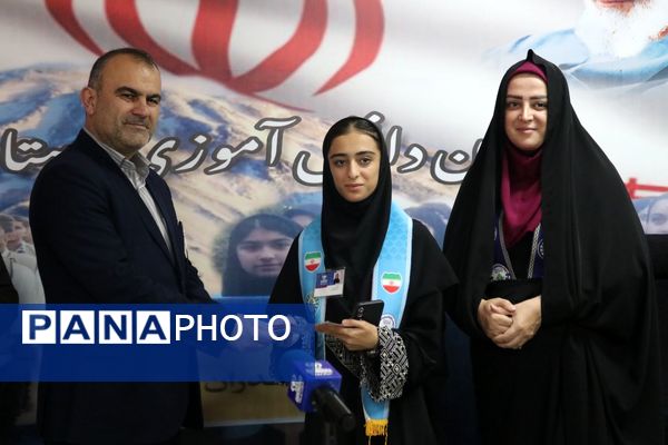 تقدیر از طلایه‌داران آگاهی در مازندران 