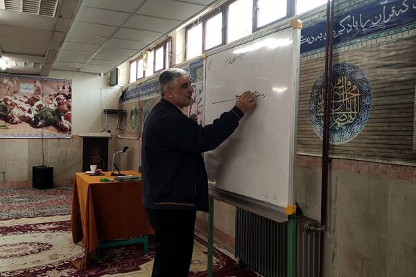 سلسله جلسات گفتمان دینی و مشاوره خانواده در هنرستان موفقیان